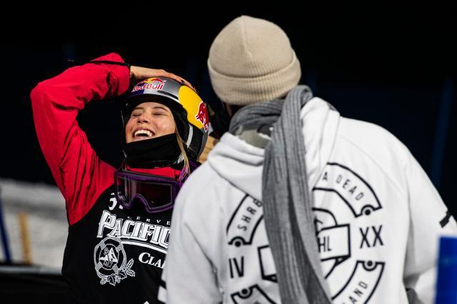 自由式滑雪谷爱凌两项冲金 U型场地现集团优势